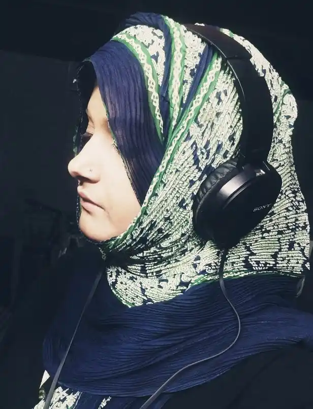 Shia Hoza Review Image